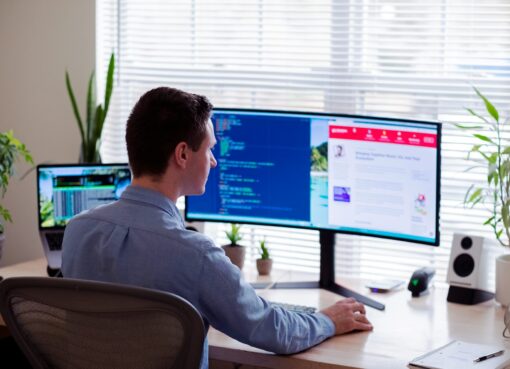 luke-peters-b6jinerwmz0-unsplash