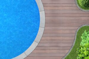 Polyester- oder Betonpool Ein Vergleich der beliebtesten Arten von Schwimmbädern